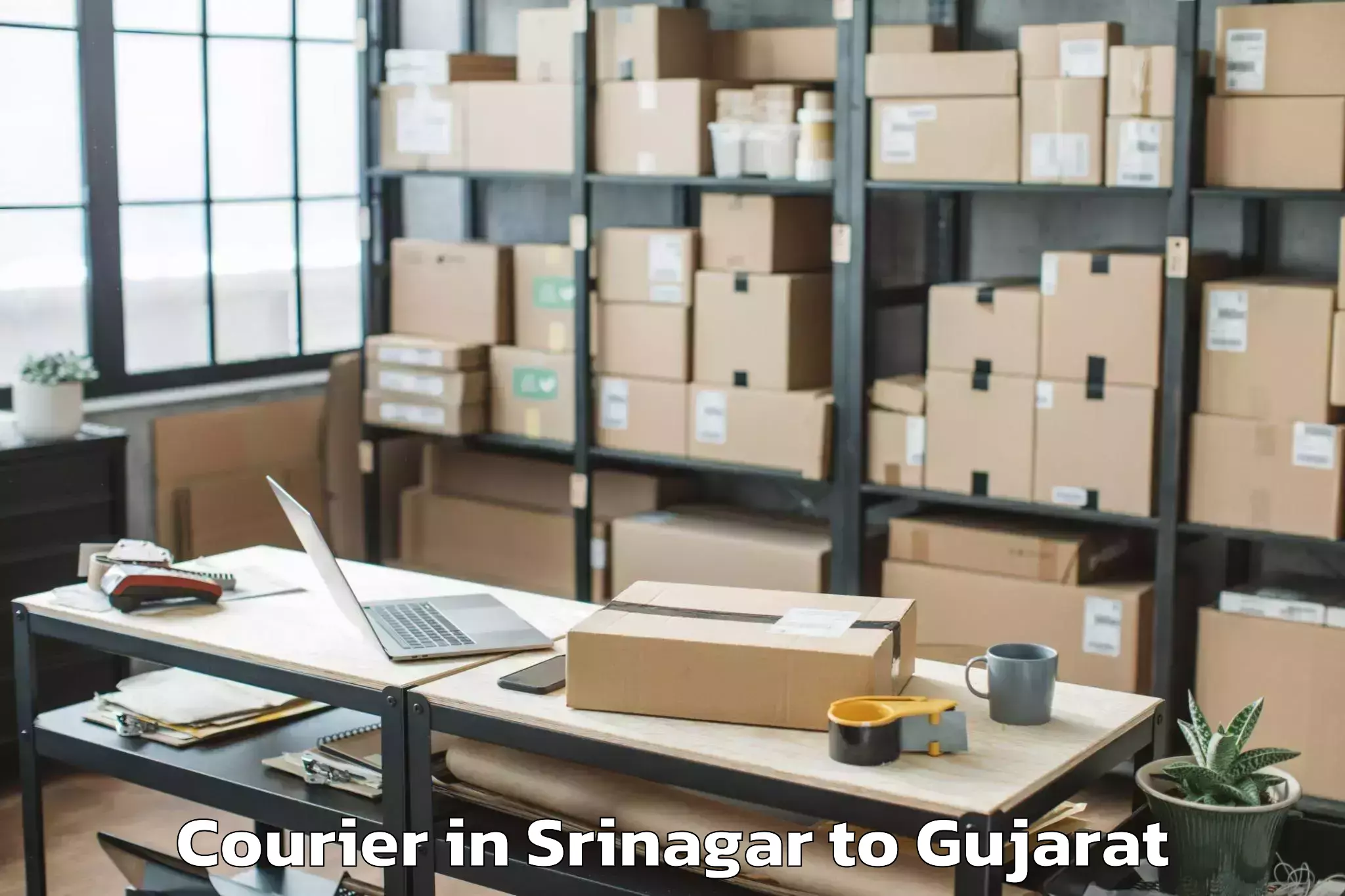 Reliable Srinagar to Abrama Courier